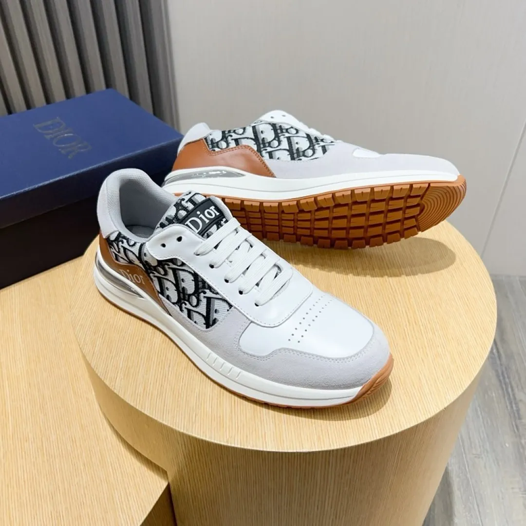 Men's shoes 💰P440💰 [Dior] Dior casual sports shoes, the uppers are made of original imported cowhide leather and original cloth fabrics, a must-have for fashionistas, and the complex craftsmanship is perfect. Imported soft mesh lining, sheepskin foot pads, soles: original soles specially provided by the original factory, exclusive movable molded soles are super comfortable, original factory single goods, men's size 38-45